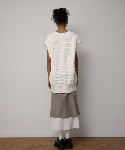 箔プリントニットベスト