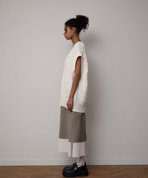 箔プリントニットベスト