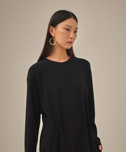 タックドフォルムジャンプスーツ