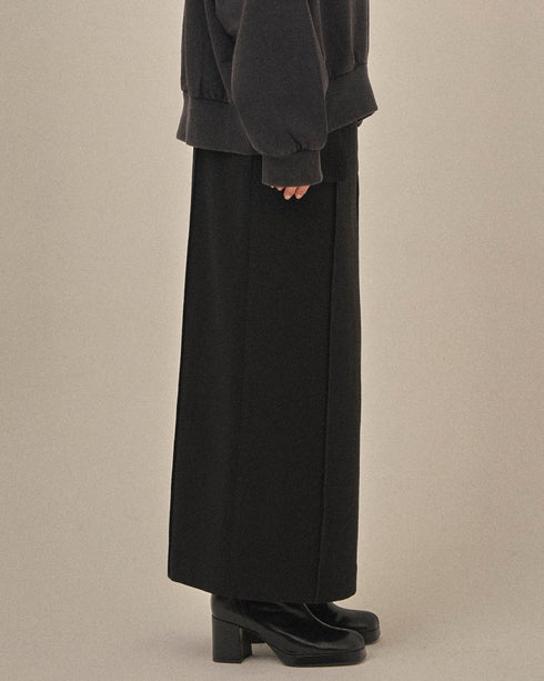 【2025.11 NEW IN】 ベルテッド ストレート スカート