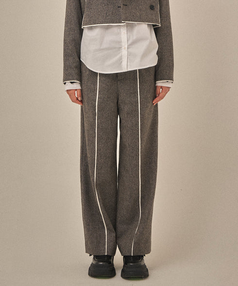 アウトラインパンツ