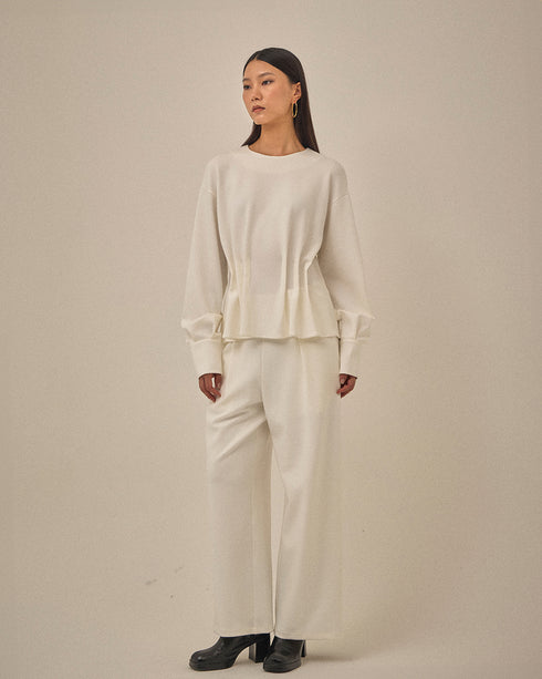 タックストレートパンツ