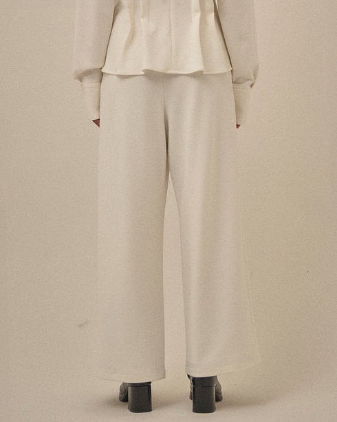 タックストレートパンツ