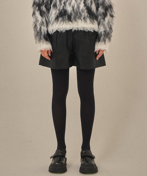 【11.7 InstaLIVE Pickup】フェイクレザータックショートパンツ