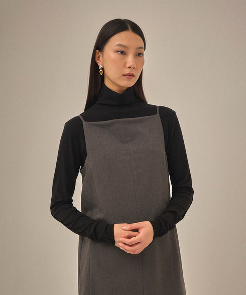 ソフトエッジハイネックトップ