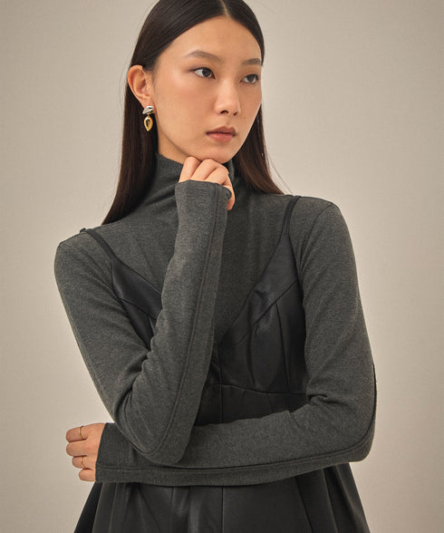 ソフトエッジハイネックトップ