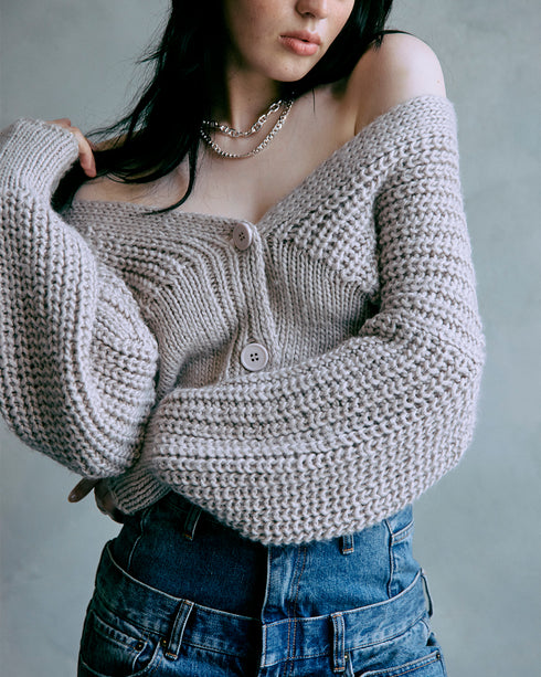 【2025.11 NEW IN】バルキーハンドニットカーデ