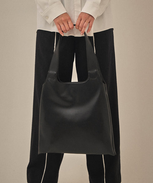 【2025.11 NEW IN】ラウンドハンドルトートバッグ