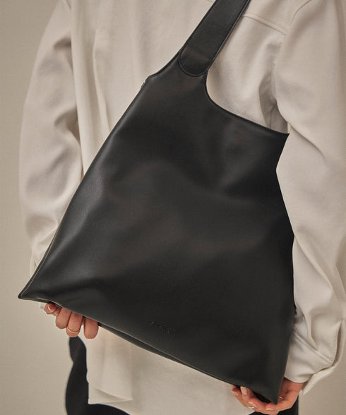 【2025.11 NEW IN】ラウンドハンドルトートバッグ