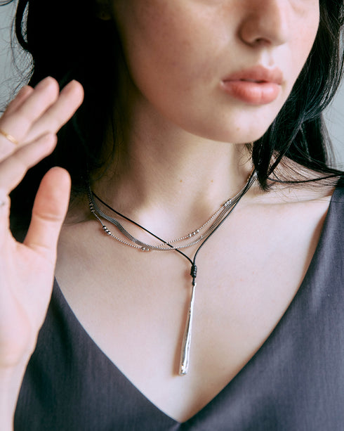 【2025.11 NEW IN】レザースティックネックレス