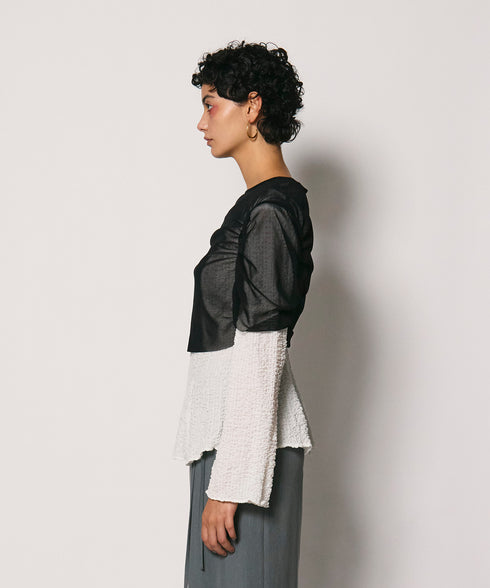 レイヤードルックブラウス