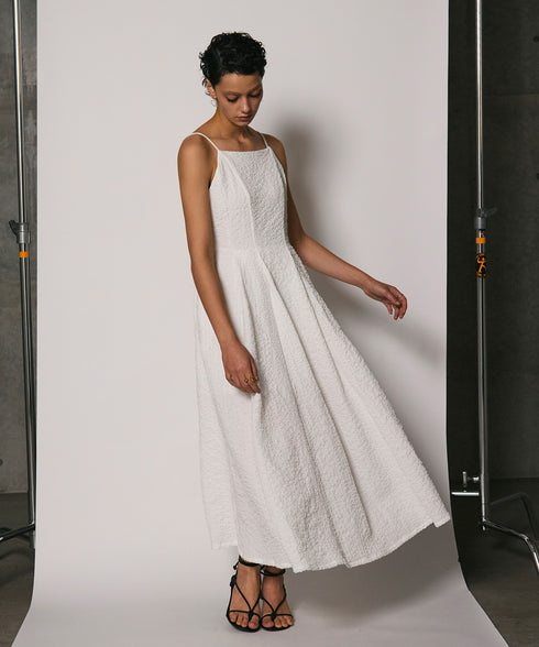 バックオープンキャミドレス