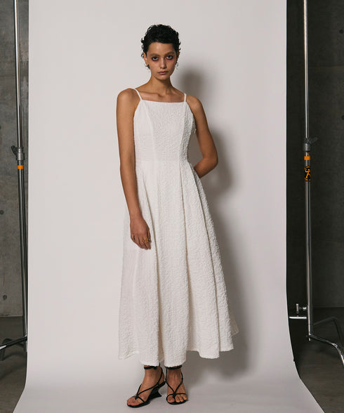 バックオープンキャミドレス