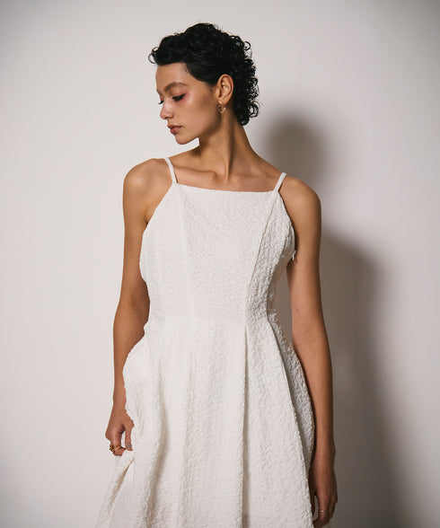 バックオープンキャミドレス