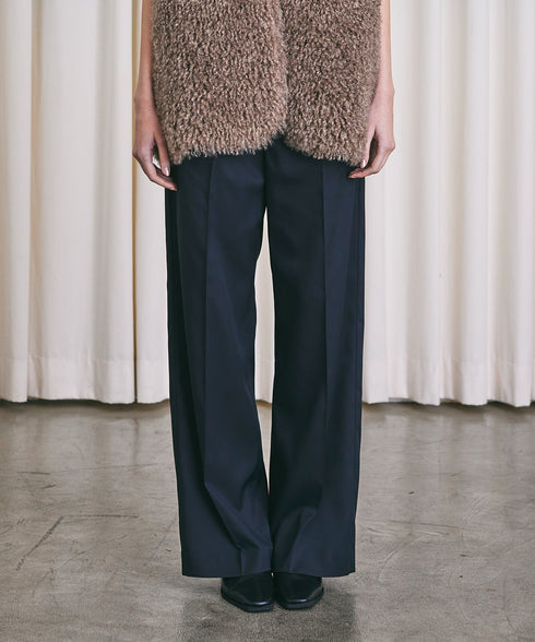 ワンタックストレートパンツ