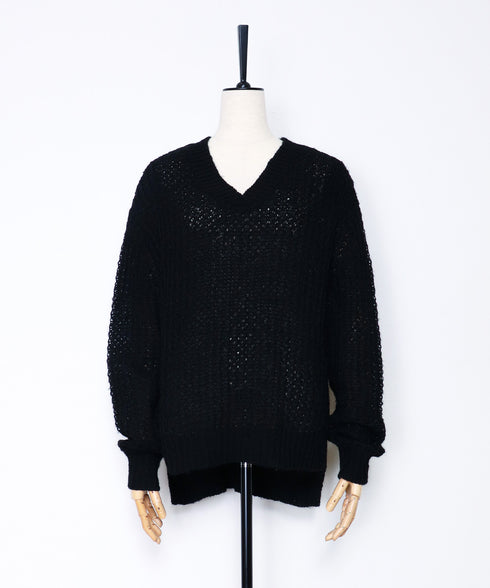 Vネックオフショルダーヘアリーニット