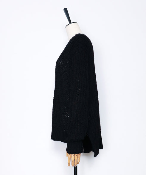 Vネックオフショルダーヘアリーニット