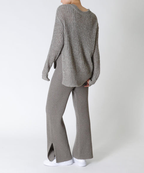 Vネックオフショルダーヘアリーニット