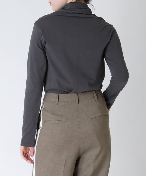 スヌードネック ロングTシャツ