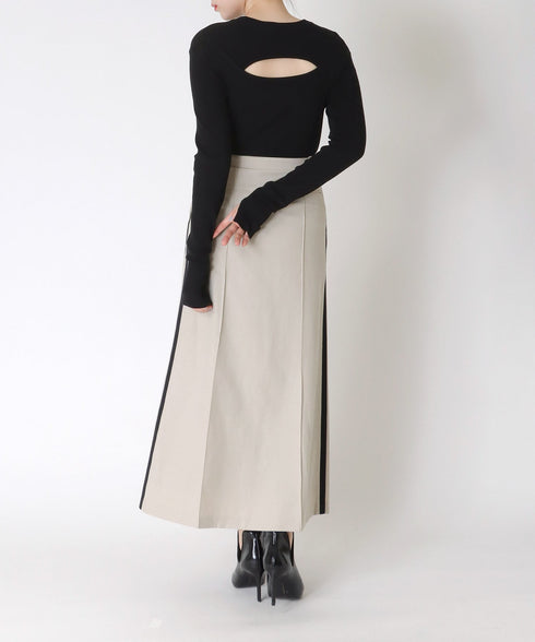 サイドラインピンタックナロースカート